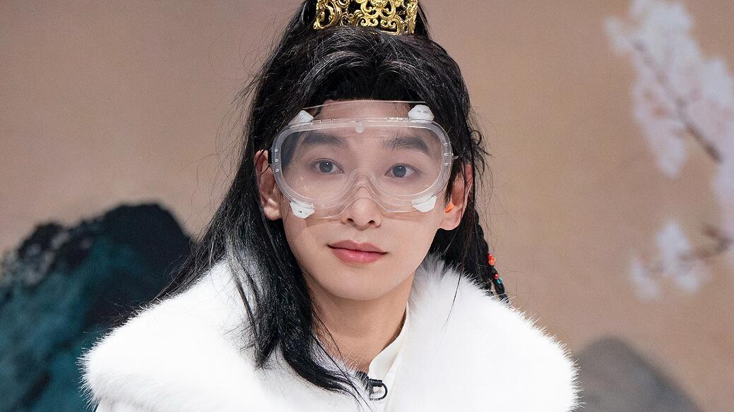 唐国强，确实违反了规则，但是却圈粉无数