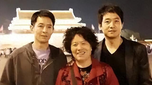 郭晓东郭晓峰是亲兄弟，两人娇妻却天差地别，哥哥果然“重口味”