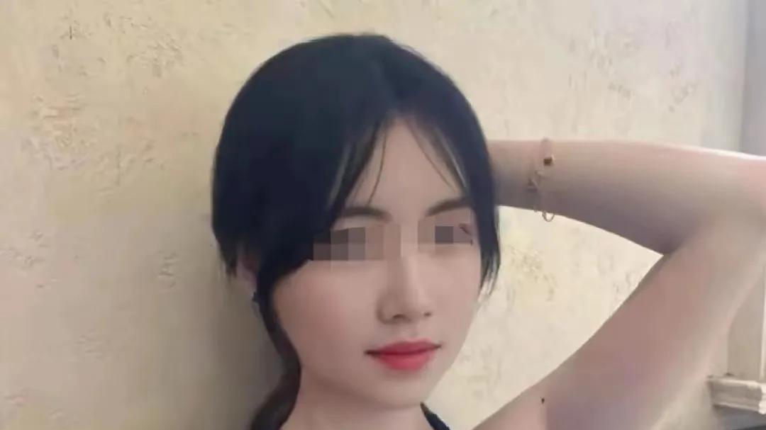 出轨后续！曝女主生活照，颜值高反差巨大，原配妻子身份被扒