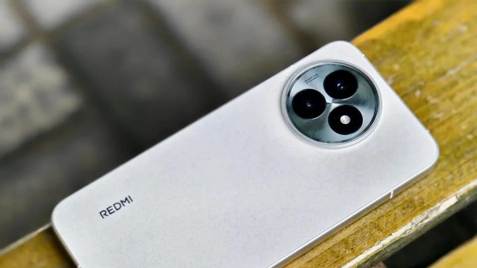 2025“接近完美”的3款手機(jī)，公認(rèn)高性價比，16GB+512GB能用六年