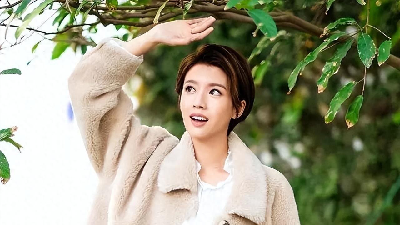 从“清纯港姐”到豪门玩物：深扒双面影后堕落史