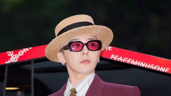 权志龙出席活动迟到40分钟，韩媒：他很少准时抵达现场