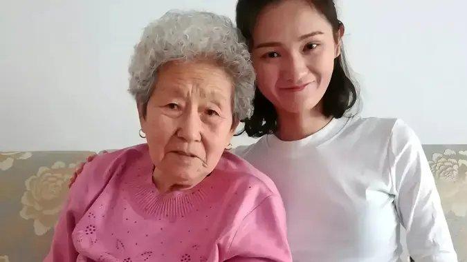 王楚钦堂嫂颜值出圈，35岁，女神级人物，如今因一点被网友夸