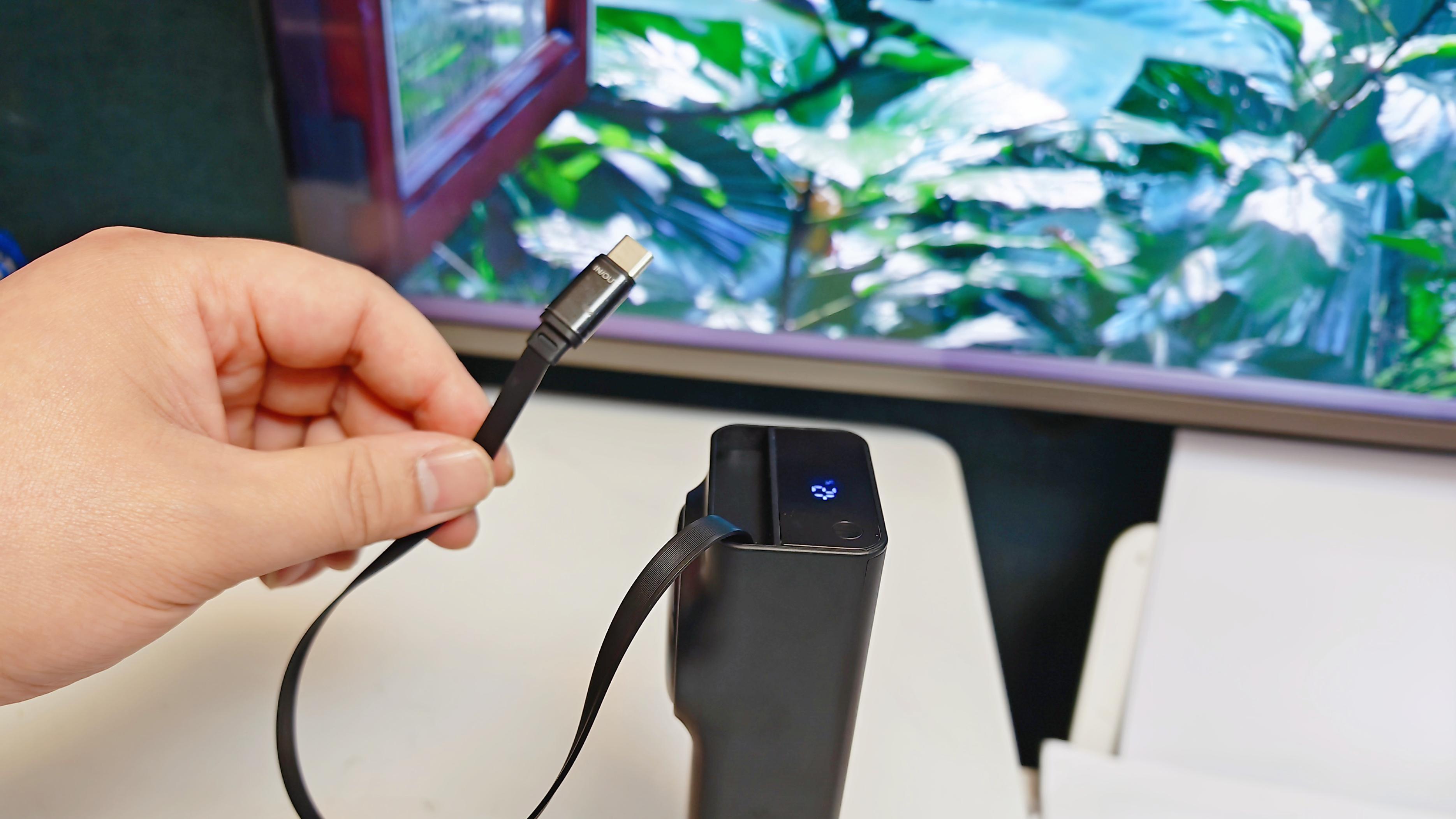 全系符合3C认证，iWALK充电宝65W快充，让你飞机高铁也无用电焦虑