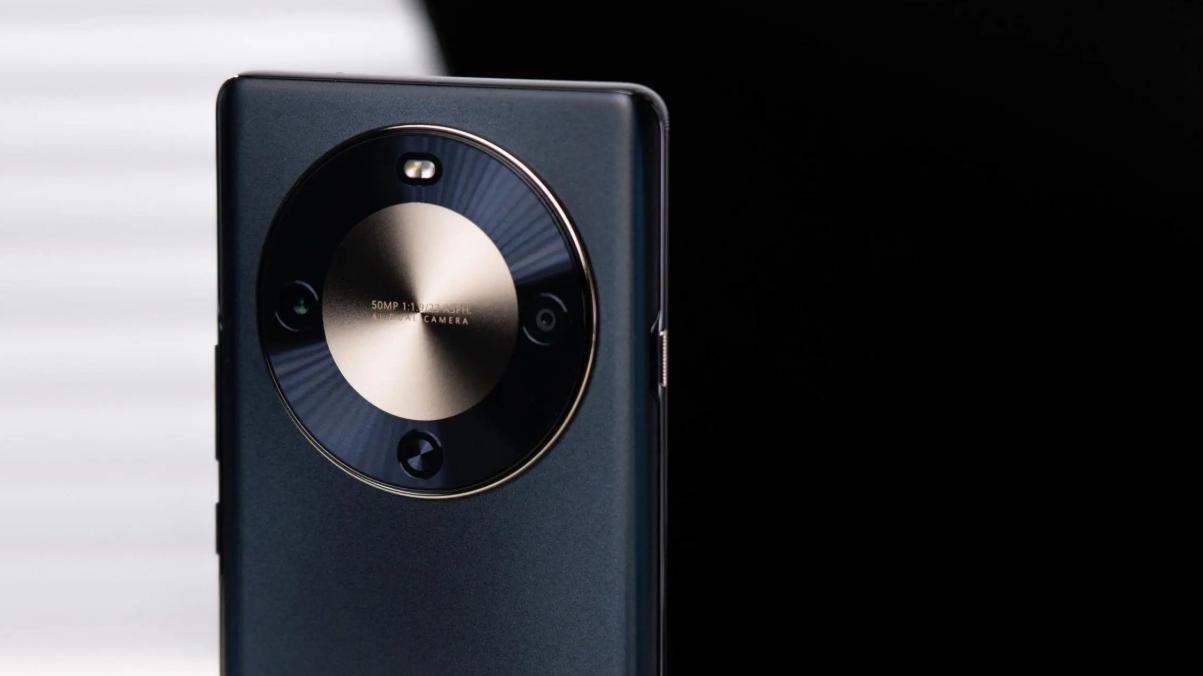 华为诞生“新卷王”，512GB高配突降至1784元，卫星通信+5G麒麟芯