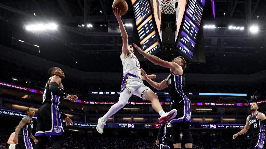 湖人胜国王！里弗斯轰51分，范德彪+2首发齐贡献，拉拉维亚神经刀