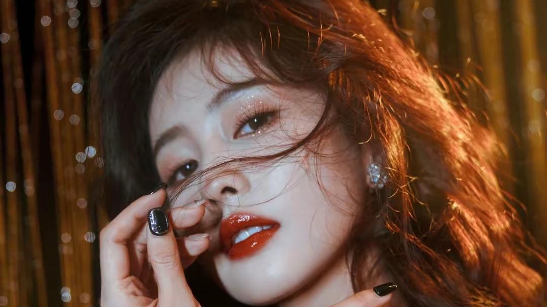 白鹿疑正式单飞，合约到期不续传闻，于正回应：不妨碍前进道路