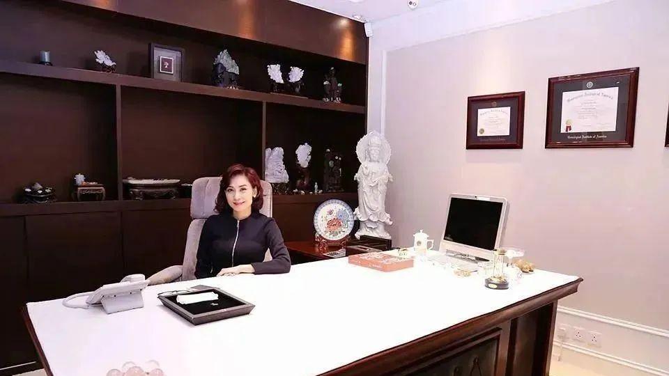 落魄港姐，试婚被弃，三拒名门逆袭成亿万富豪，一手烂牌打成王炸！