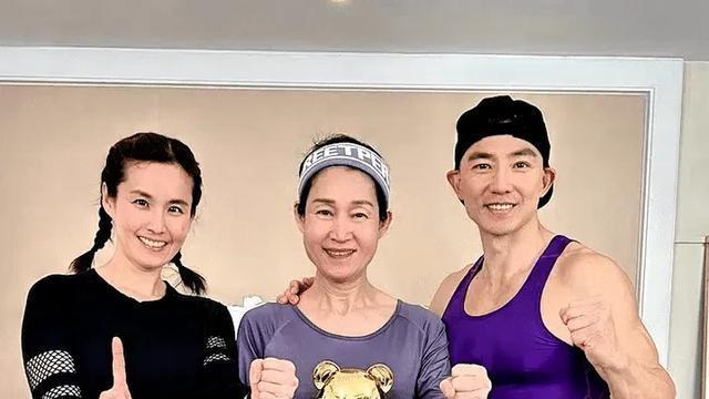 刘畊宏解约震荡：7000万粉丝帝国崩塌，健身直播泡沫破裂