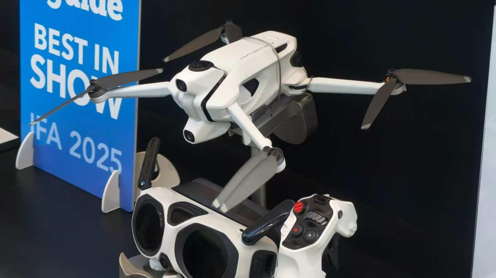 无需构图！影石8K全景无人机IFA首秀，让人人都成航拍大师？