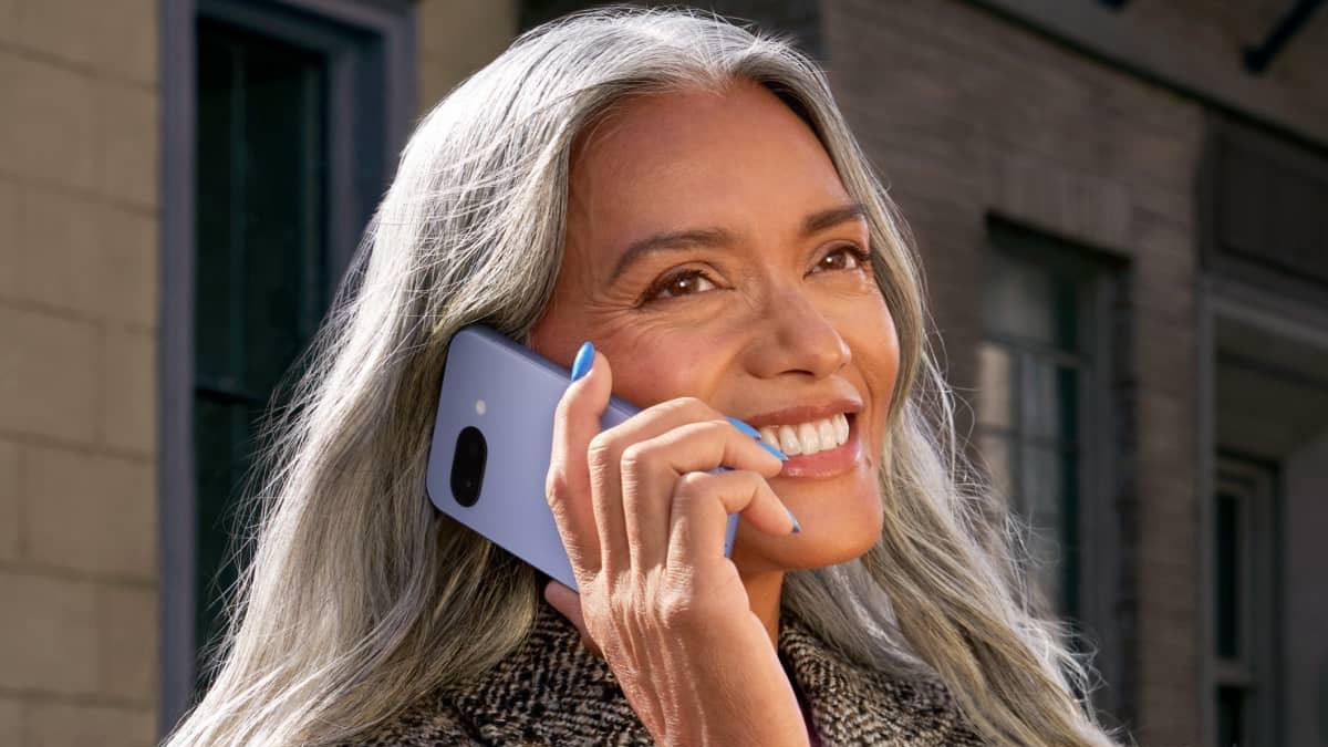 6.3英寸，刚发布小屏手机，有点好看