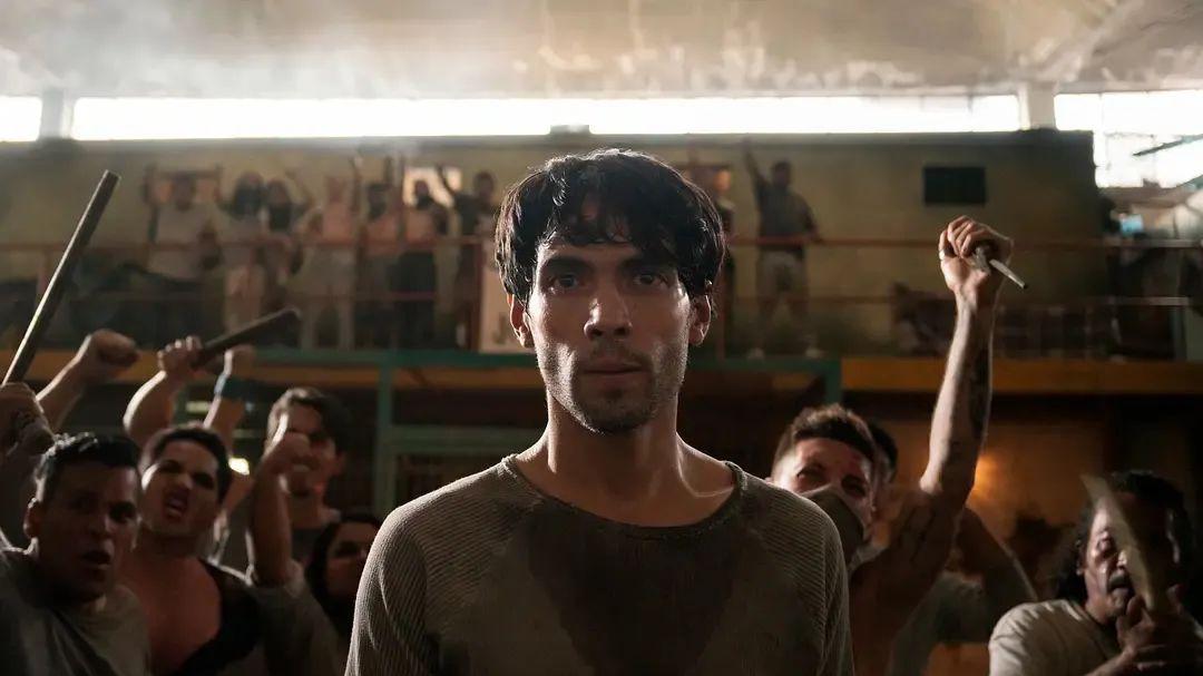 律师误闯人间炼狱，Netflix这部新剧彻底杀疯了