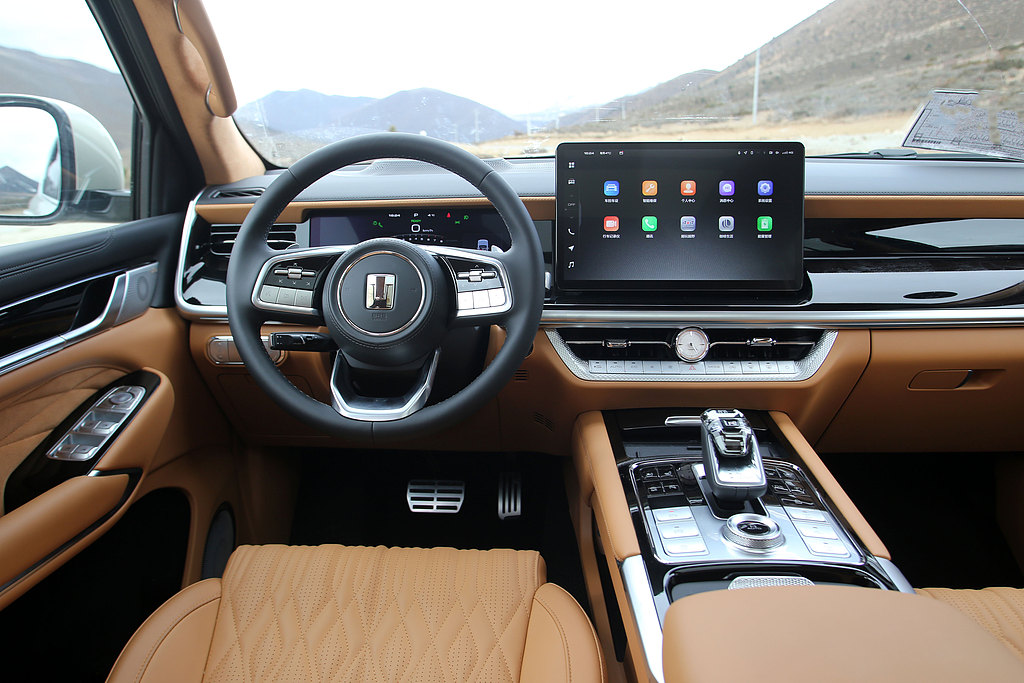 坦克500：国产豪华越野SUV的卓越典范