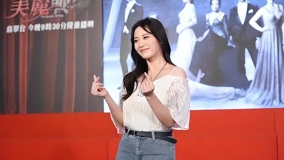 李施嬅恢复单身有好姐妹相伴庆生，朱晨丽容貌再升级最新状态曝光