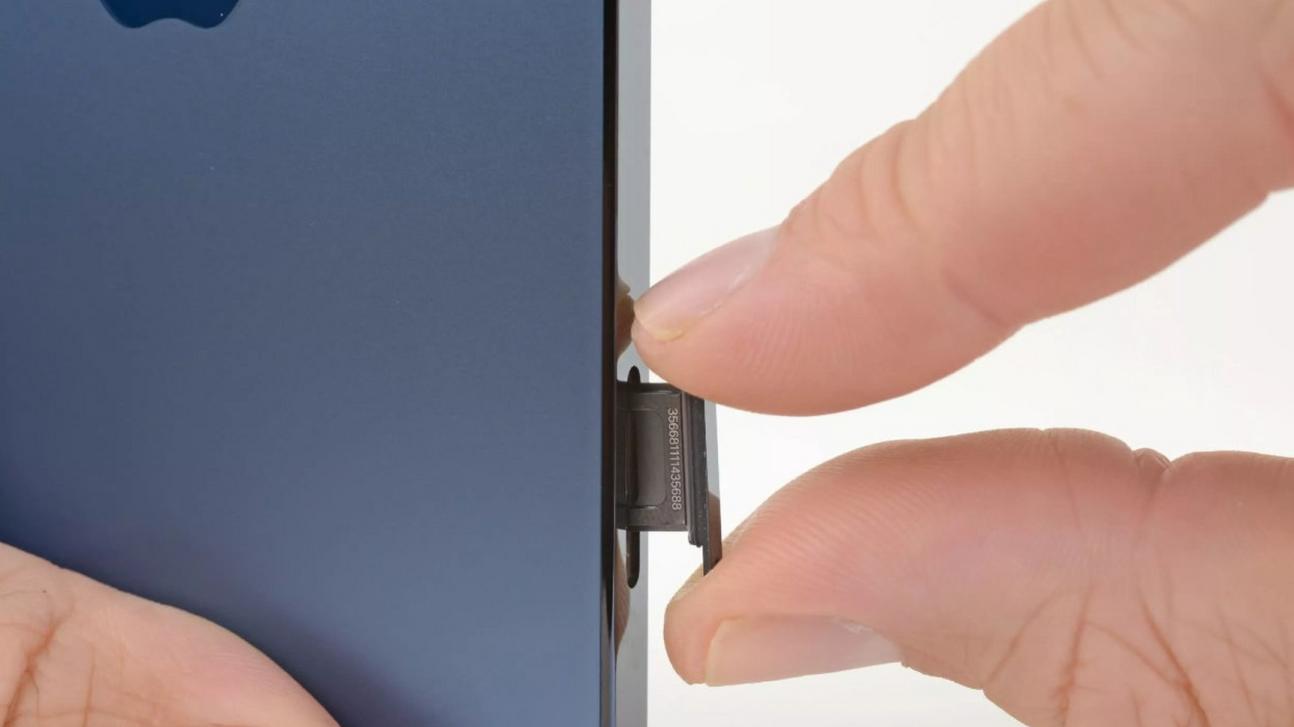 实体SIM卡再见！中国联通确认，对苹果eSIM进行业务支撑！