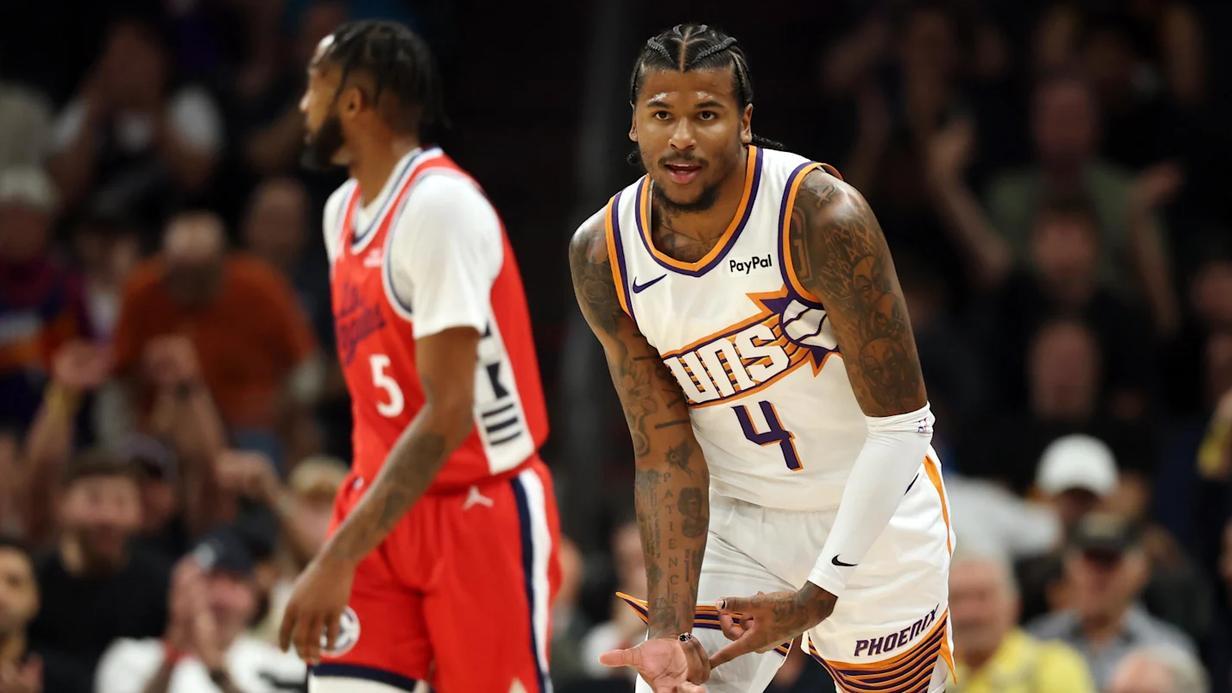 布克24+7创队史第1神迹，格林29分首秀惊艳，太阳完胜快船！比尔14中2，哈登缺战