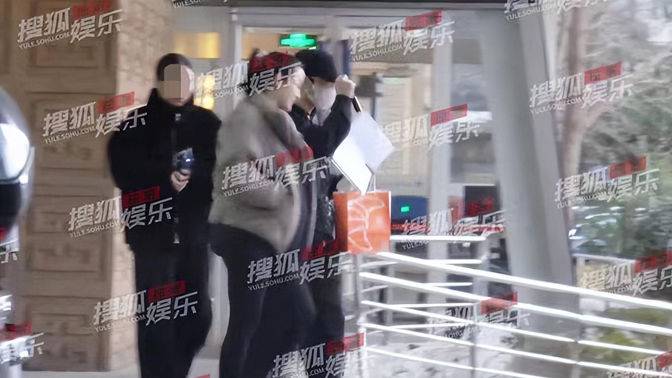 李治廷陪伴圈外老婆产检，已结婚多年