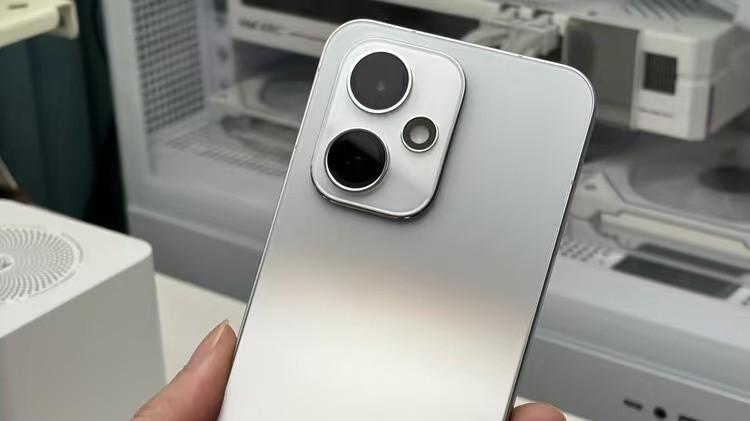 荣耀豁出去了，顶配16GB+512GB仅2549元，7200mAh+2亿像素