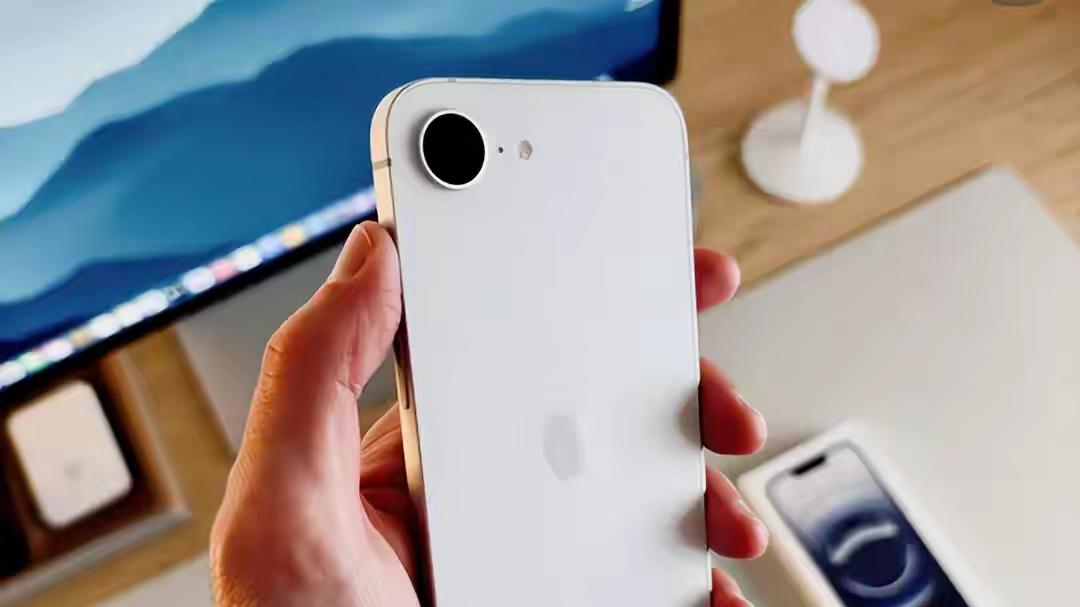 谁该买iPhone 16e？这两类人可以，其他人别碰