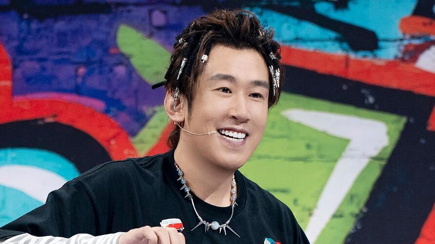 假摔，栽赃，和关晓彤配合默契，宋亚轩的口碑彻底封神