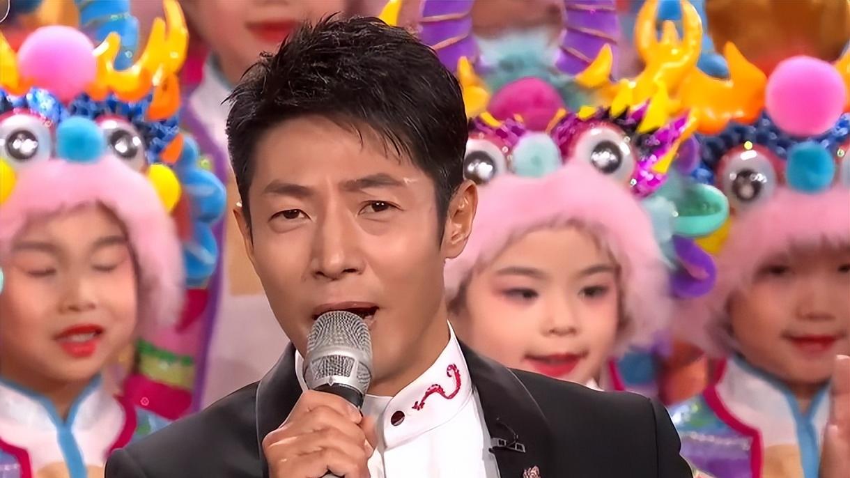 蛇年春晚主持人官宣！马凡舒上位，朱迅去了分会场，张舒越又没在