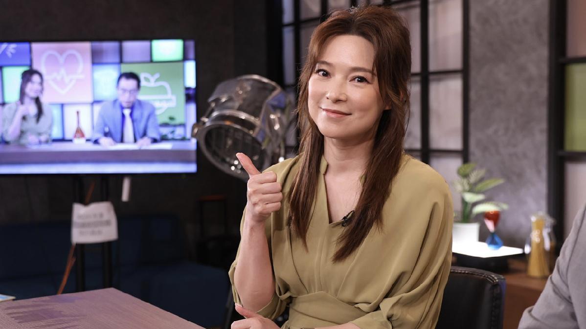 郭晋安前妻谈新对象笑不拢嘴，称对方人品好相处开心，没告知子女