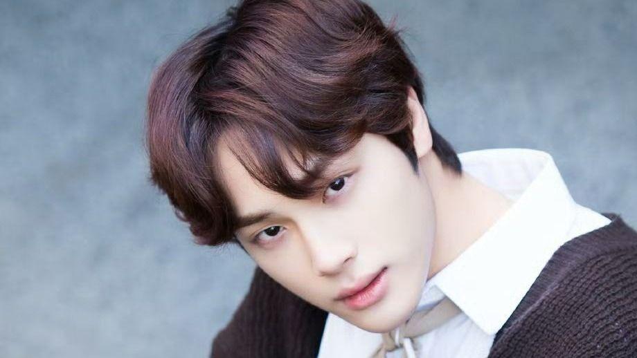 26岁偶像密会争议女星，48小时火速退团！韩娱双重标准与信任危机