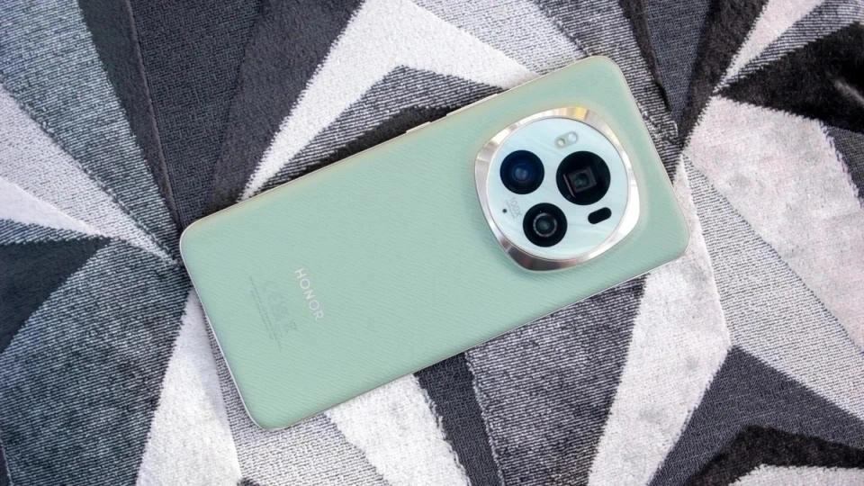 16GB+512GB能用五年，2025“降價很猛”的3款手機，幾乎沒有差評