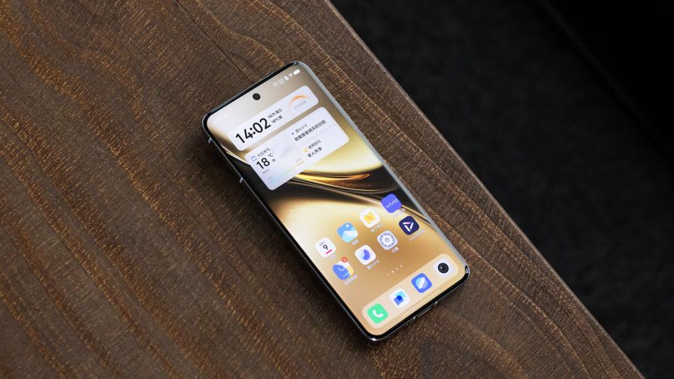 旗舰之战即将开始：想换机的用户别着急，6款新机均在路上！