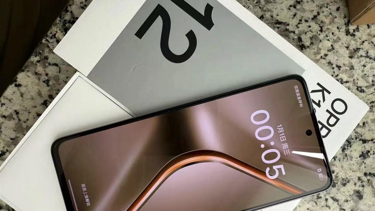 OPPO拒绝高价低配，荣耀X70同款芯片+7000mAh，仅873元