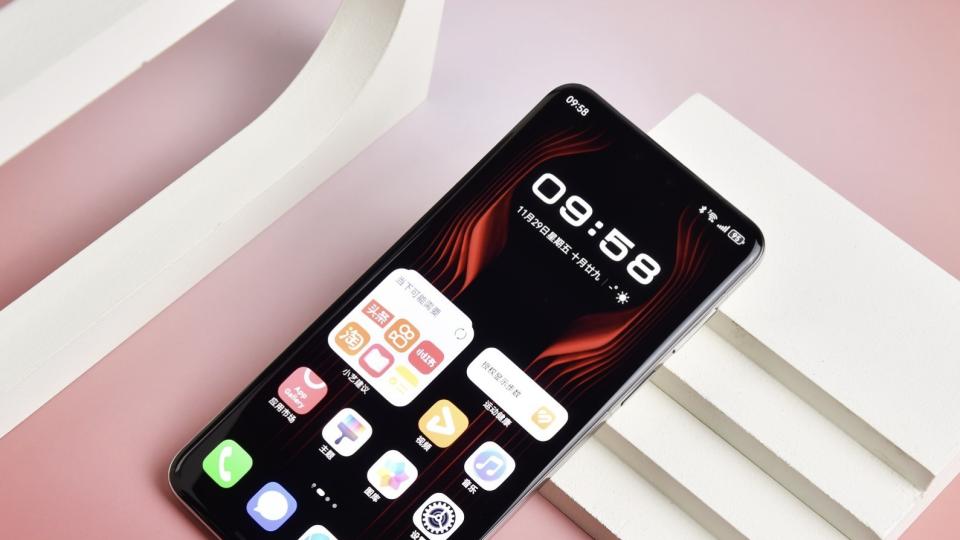 華為Mate80再次被確認：麒麟芯+大圓后攝，或成11月手機圈“頂流”！