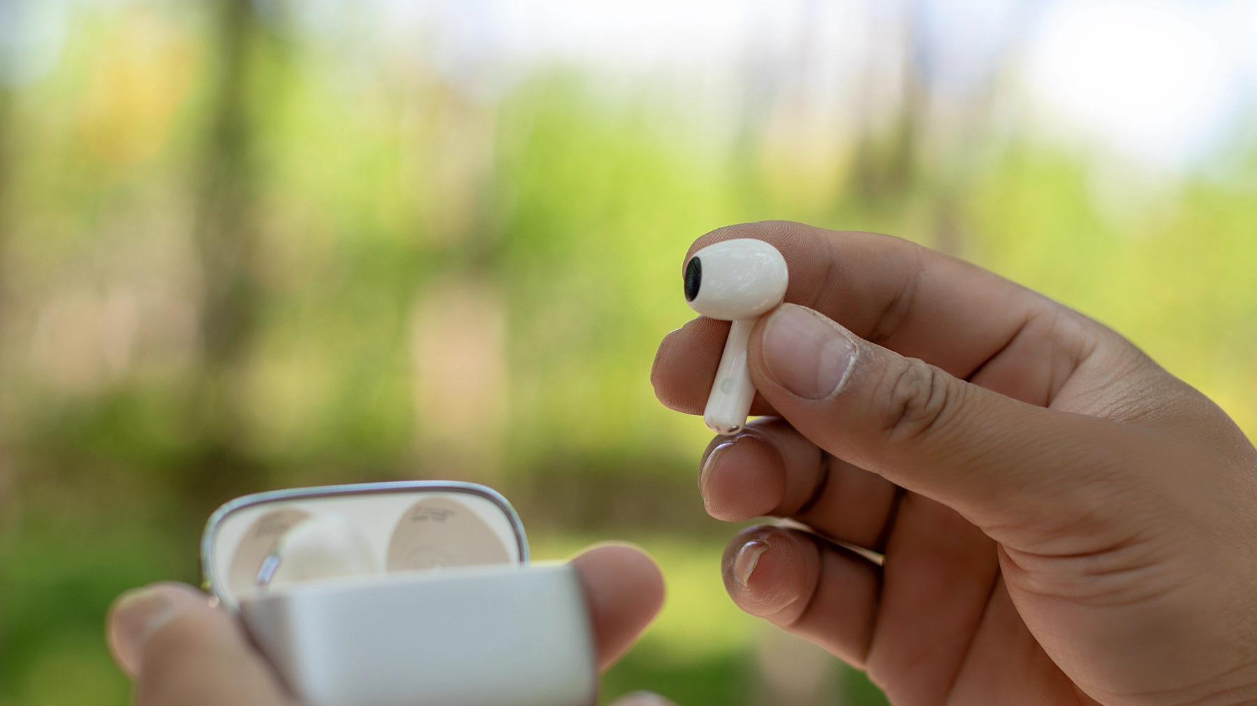 漫步者萝莉豆，会翻译的半入耳降噪耳机，功能超乎你想象