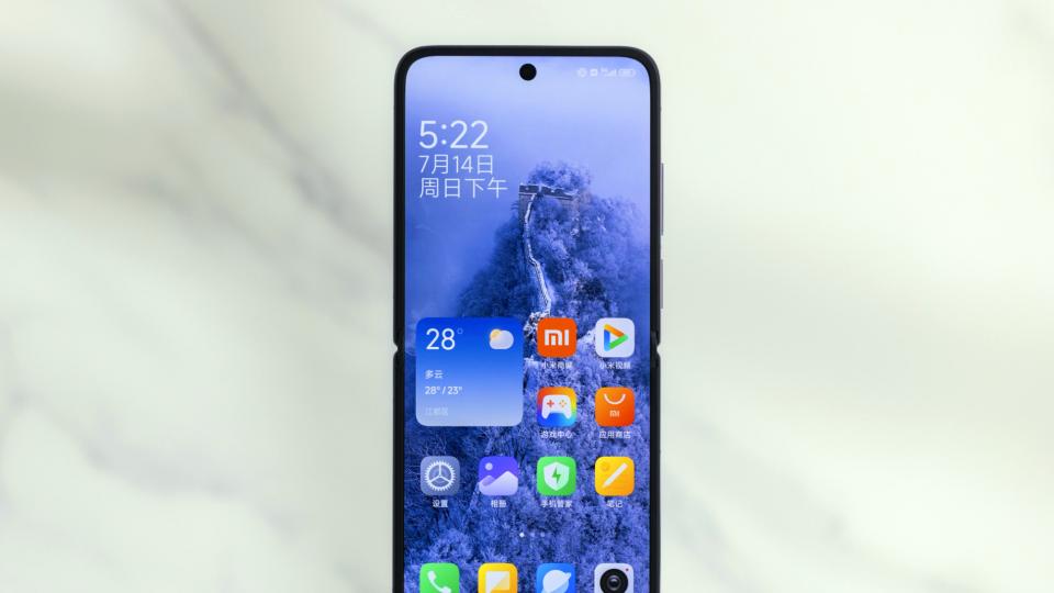 小米MIX Flip 2再次被确认：无线充和防水短板被补齐，拍照有变化