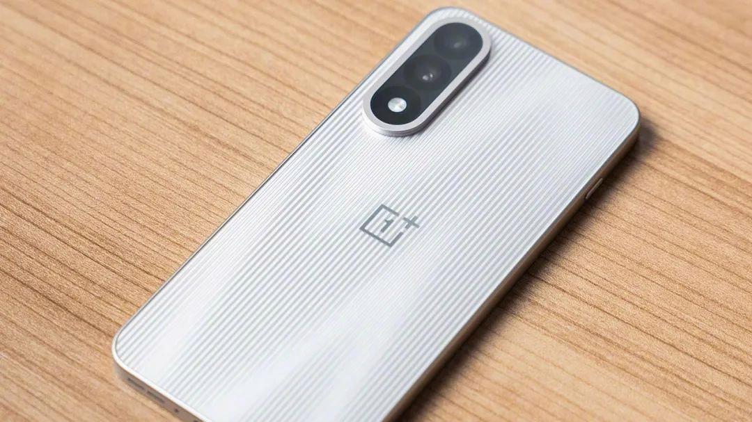 最高才2210元，3款高性能直屏手机，一机流畅用6年，续航也很好！