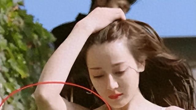 当年这些漂亮的老牌明星，都曾非常大胆的展示自己的腋下腋毛