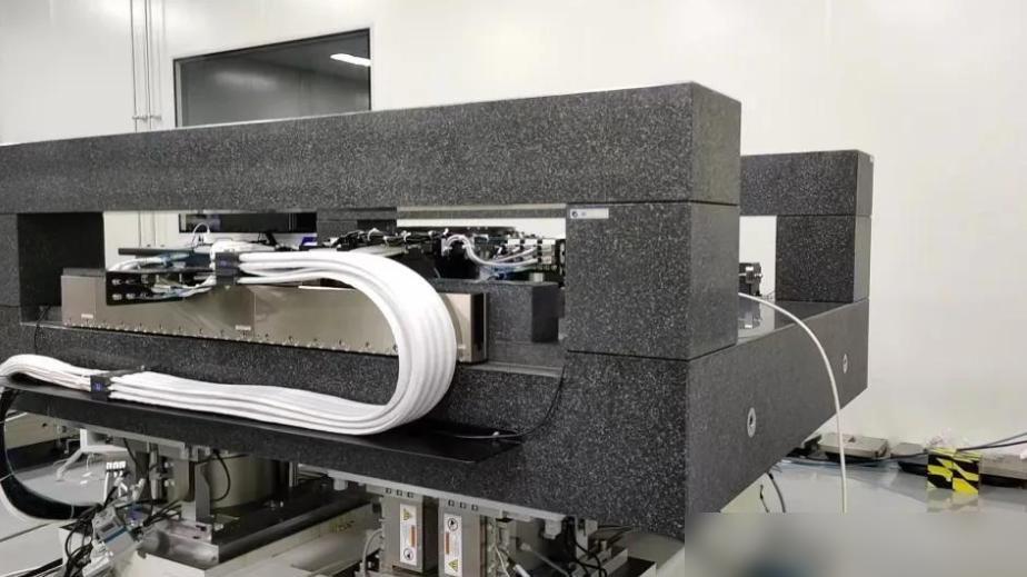 ASML曾公开发声：中国自研光刻机，是在破坏全球芯片产业链