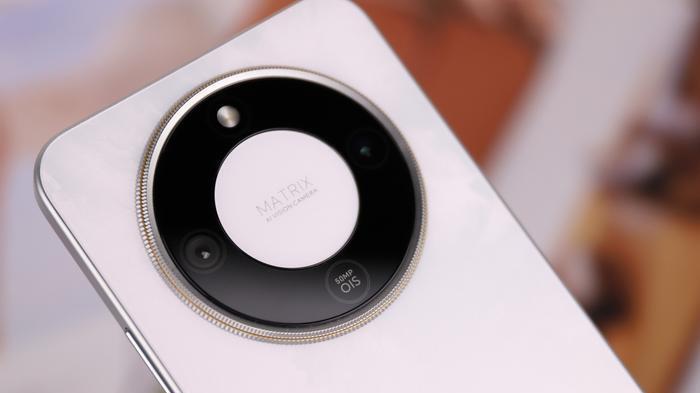 荣耀豁出去了，512GB+8300mAh+80W无线充，果断跌至新低价