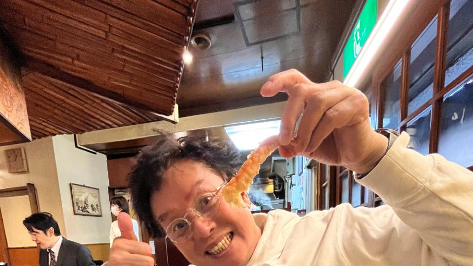 谭咏麟与苗侨伟郑则仕合影被嘲体虚 特意再次相约两人高情商回应