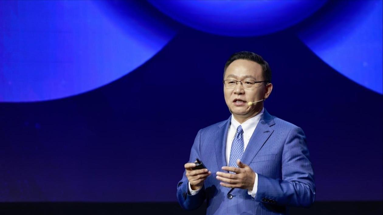 汪濤MWC發聲：AI+超寬帶網絡成商業增長新引擎