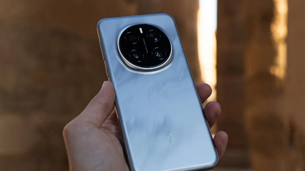 主攝潛望雙2億？榮耀Magic 8 Pro陷鏡頭羅生門！數碼博主爆料分歧