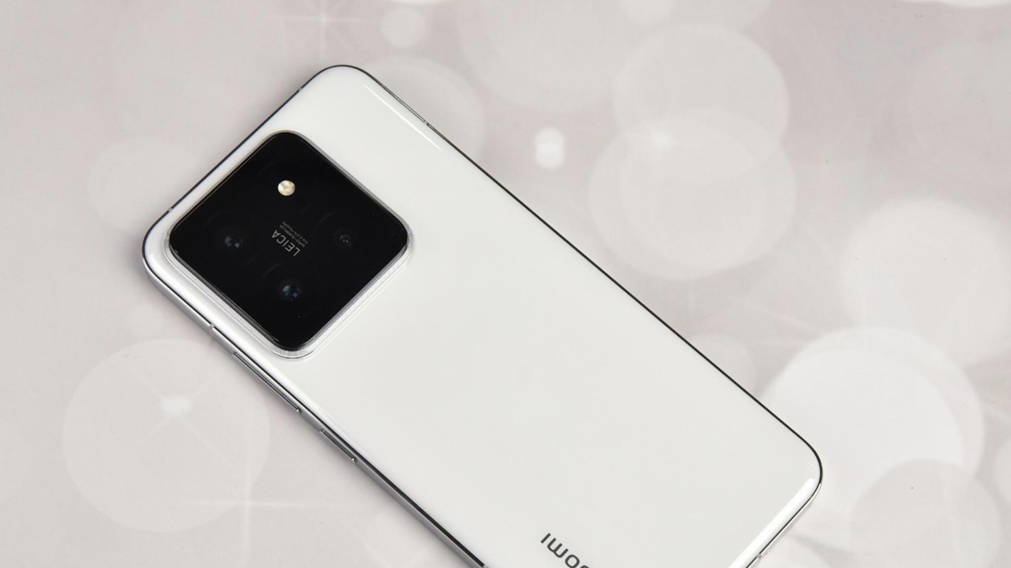 小米坚决清仓，16GB+1TB下跌2000元，骁龙8系+60倍变焦+无线充电