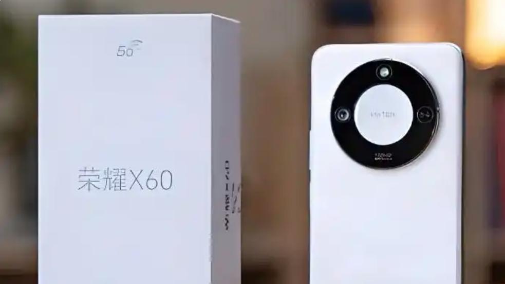 荣耀宣布清仓，LCD直屏+5800mAH+1亿像素，12GB+256GB跌至