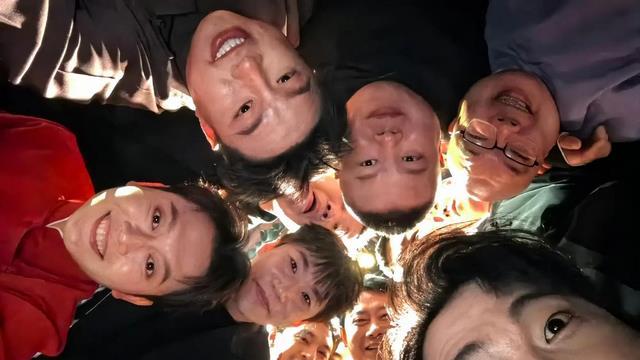 秦霄贤2025年舞台一路飘红，女友突然单方面退场，背后隐情引猜测