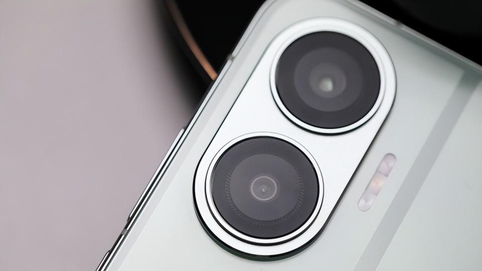 小米“乱套了”，240万跑分+7550mAh+IP69防水，卖得好也继续降