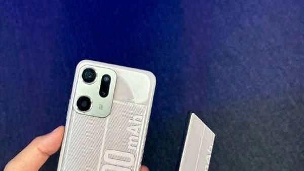 1万毫安电池仅8.5毫米厚！这国产新机是要上天？