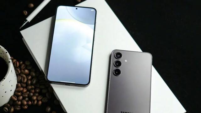 屏幕最小的安卓手机，167克重量+7.6mm厚度，握持手感实在太好了