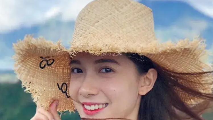 恭喜！TVB前女神林宣妤疑公开恋情，二人亲密对镜自拍引关注