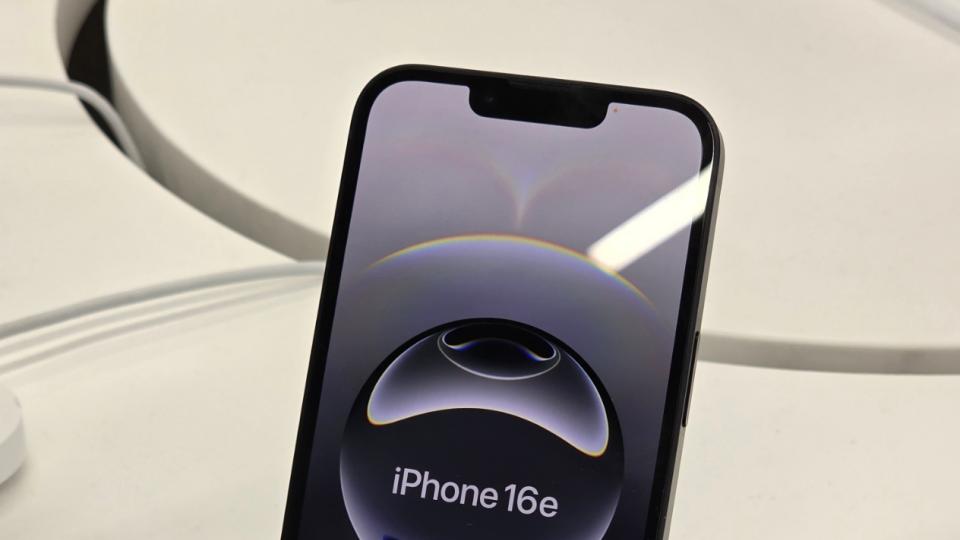 iPhone Air2：迭代新品確定會上！iPhone17e：已經(jīng)量產(chǎn)！