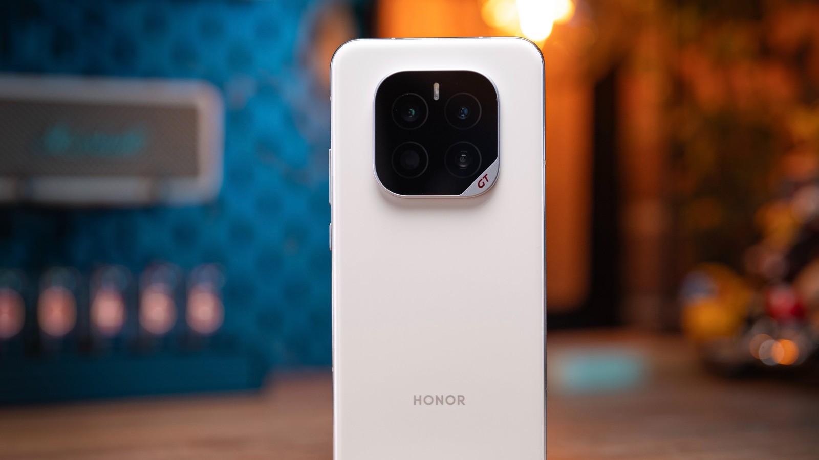 拿下3000元档性价比第一！多个版本卖到“断货”，这款手机值得买