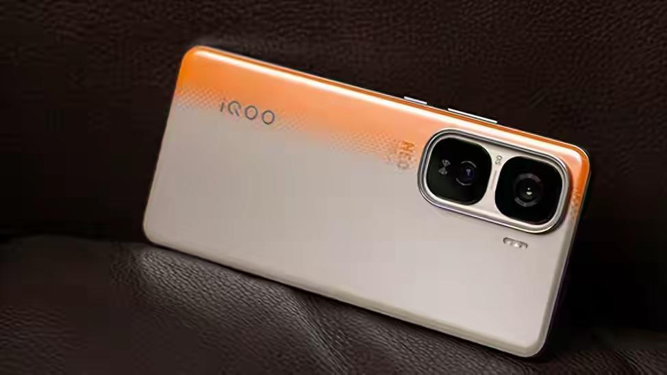 想花2000-3000买骁龙8至尊版？这三款手机帮你找准需求